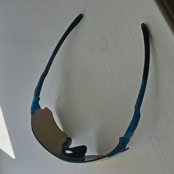 Oakley Men's Sunglasses - Picture 5 of 10